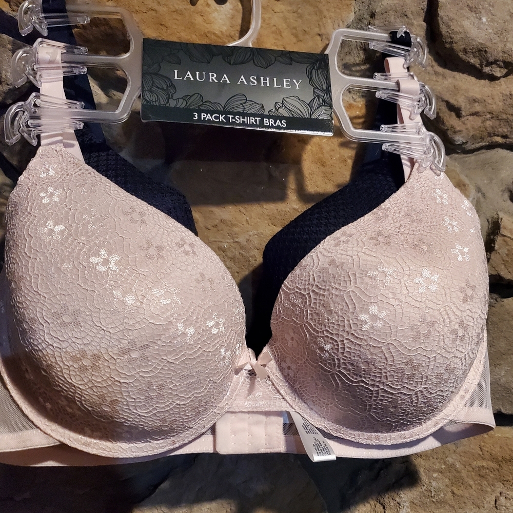 NWT Laura Ashley 2 pack t-shirt bras, size 40D pink & black